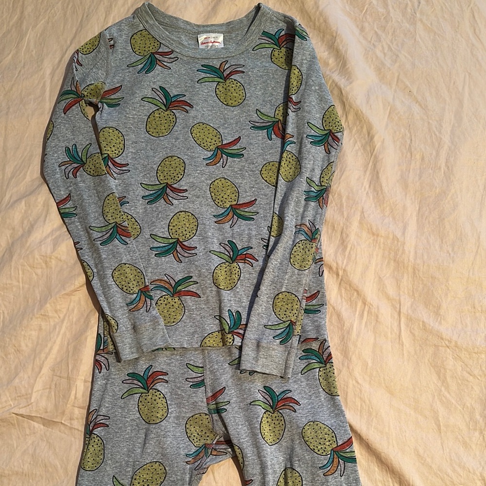 Hanna Andersson Gray and Yellow Pajama Set with Pineapple Print